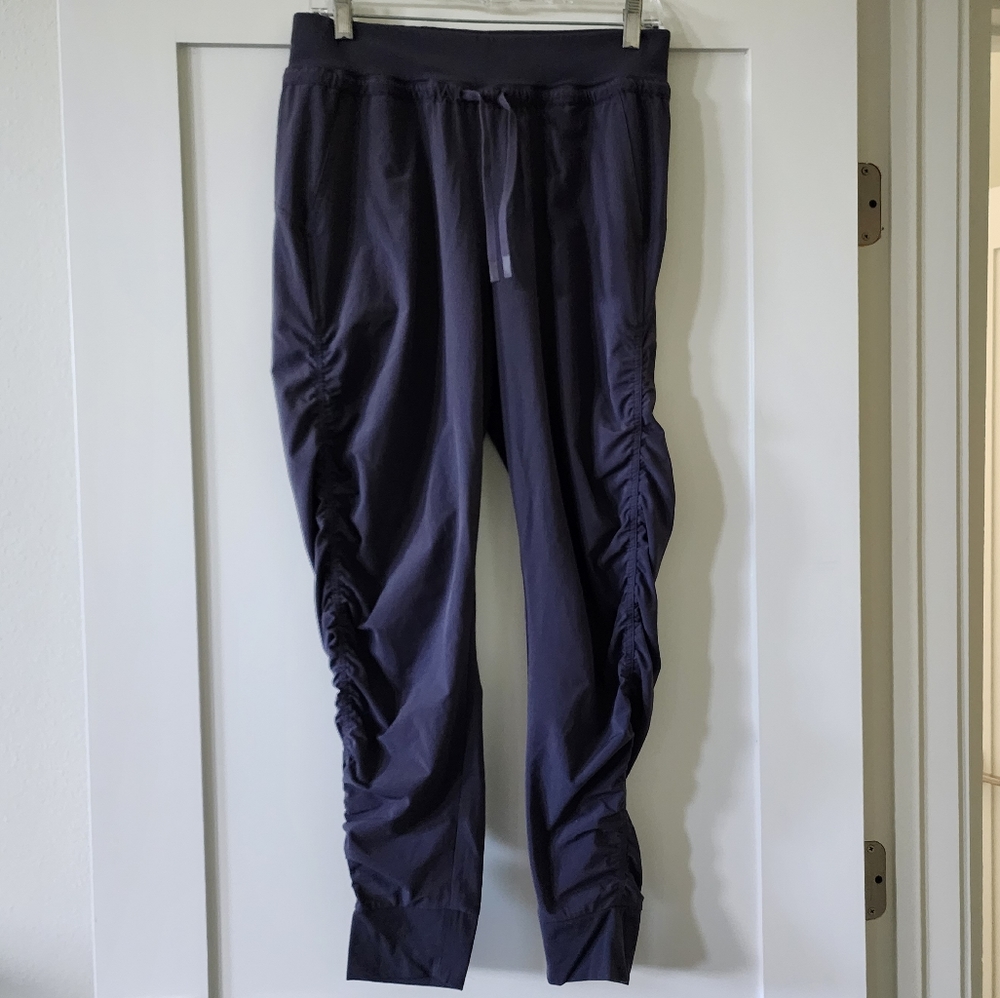 Athleta Attitude Jogger Pants Side Ruched Size 4